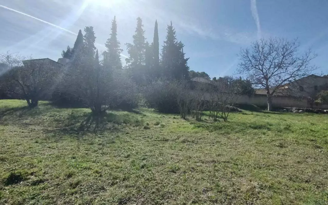 Le Beaucet  terrain de 500 m2 à 184.000€ HFN vue village!
